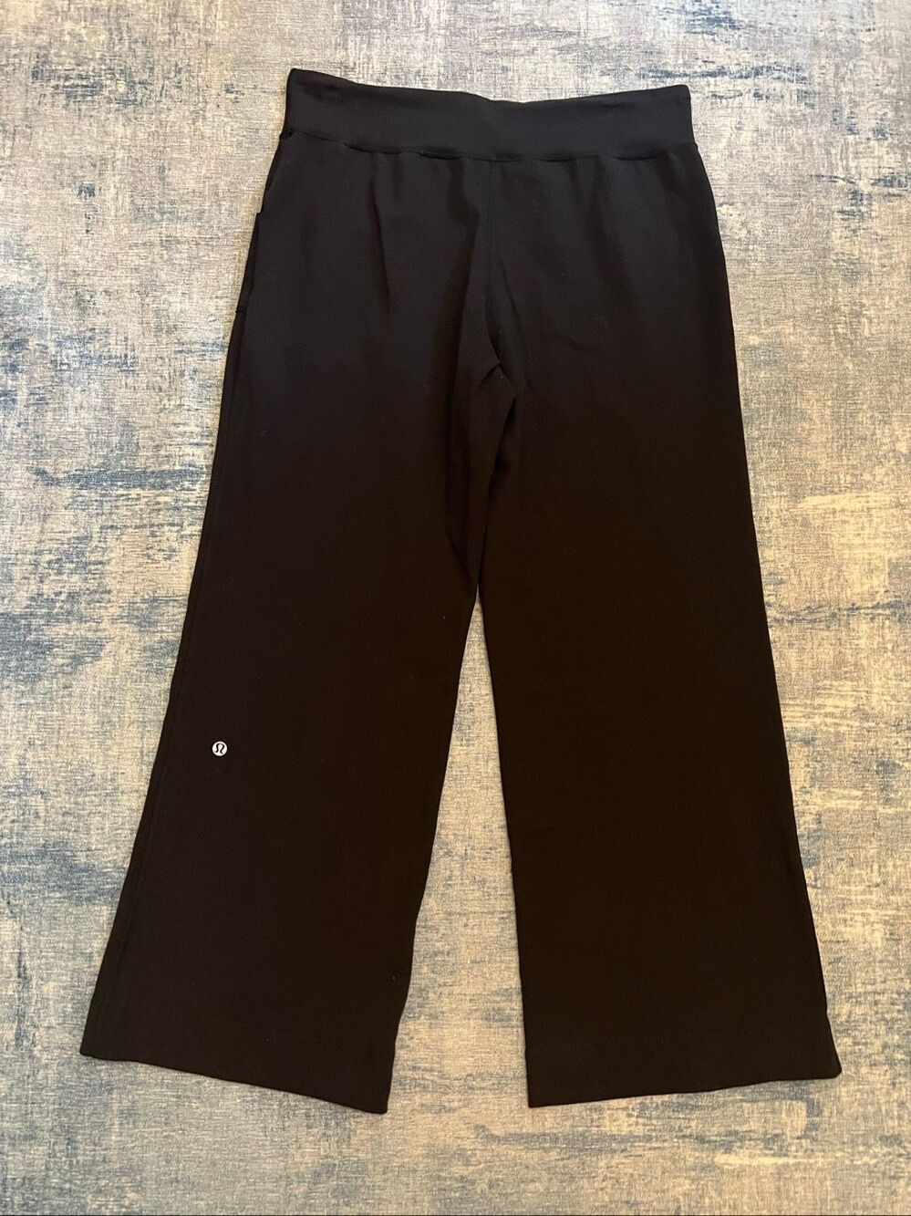 Lululemon Black Wide Leg Still Pants Size 8 Short (29" Inseam) - Picture 2 of 7
